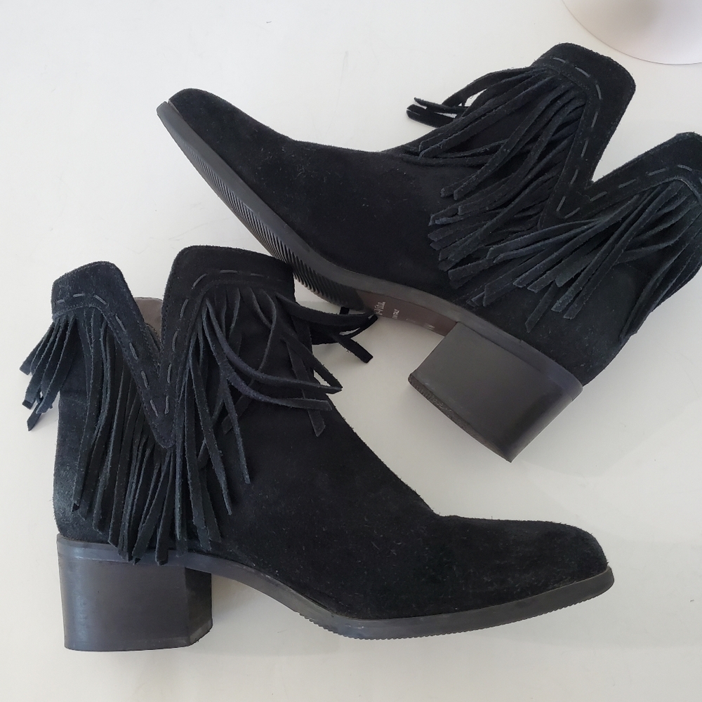 BELLA VITA 7 WW Black Italian Suede Leather TEX Booties Fringed 2" Heel Western - Picture 13 of 14
